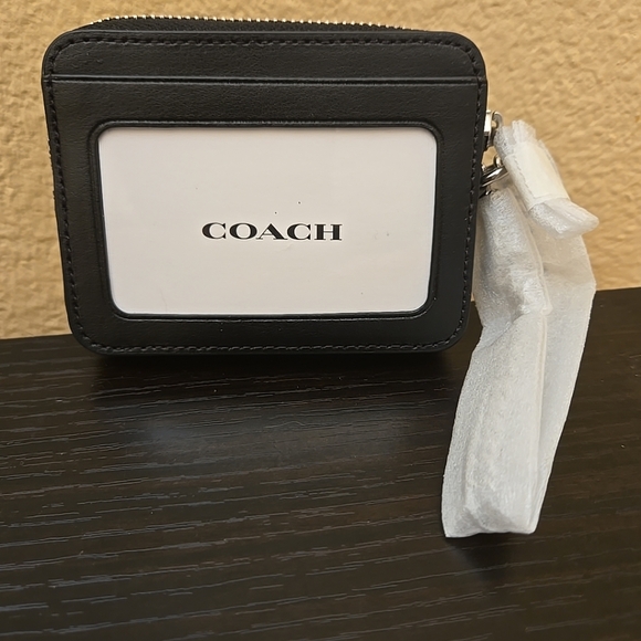 Coach Zip Card Case With  Heart Bolt Print - Picture 9 of 14